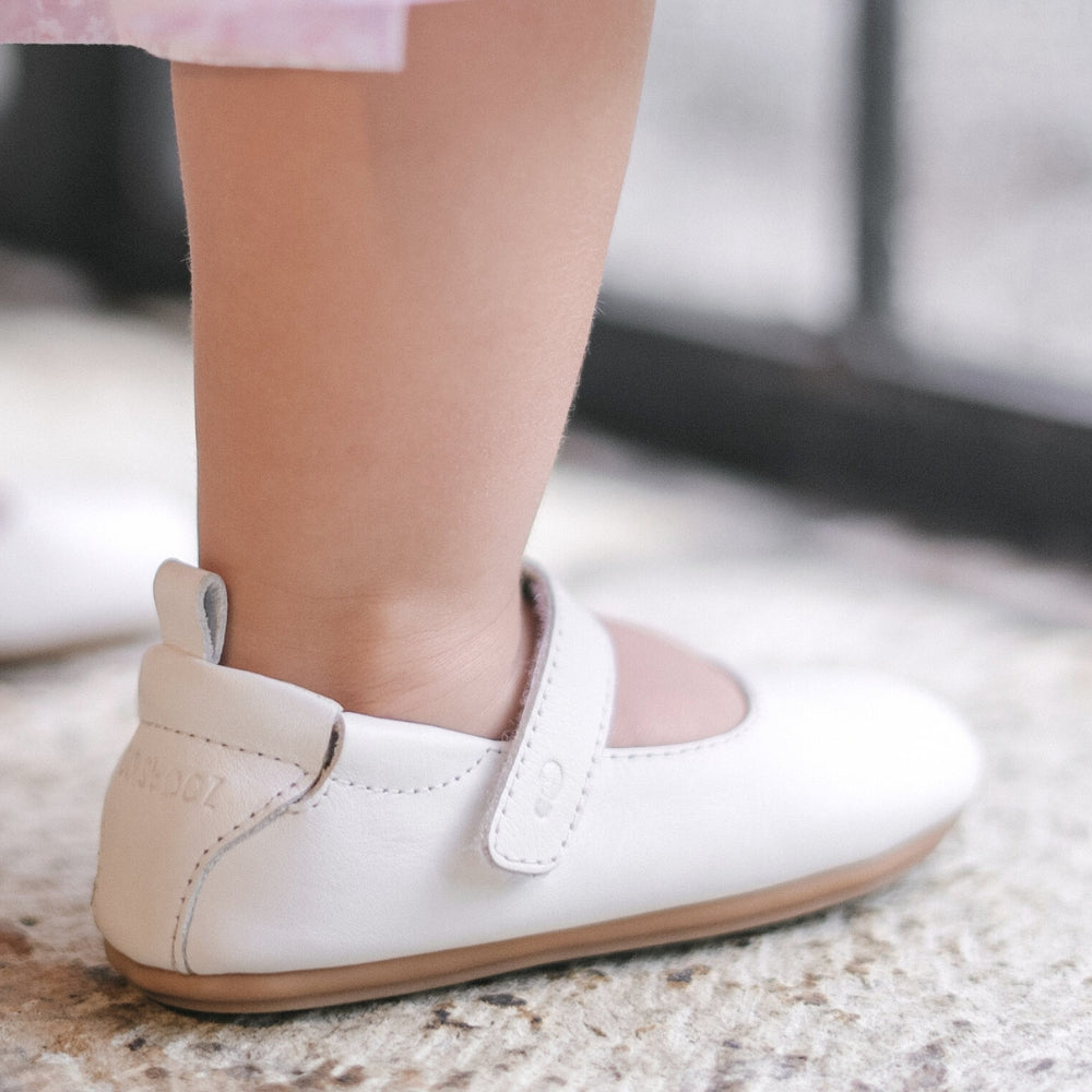 Mary Janes Olivia Barefoot Shoes - White